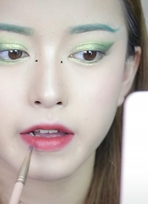 眼妆|漂亮女生仿妆青蛇,开始一看就有水平,结果这也太有韵味了吧