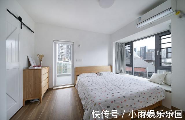 极简|看了他家才知道,全屋刮大白,没安装吊顶不做电视墙,极简又耐看