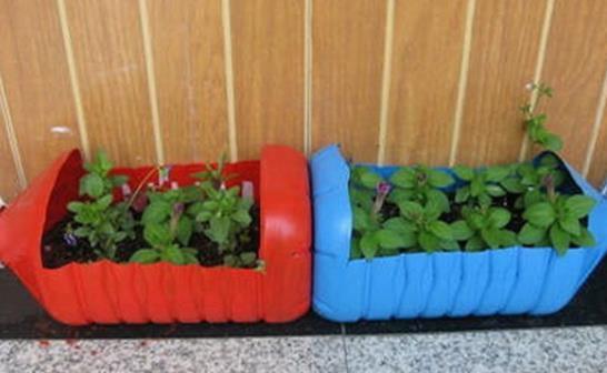 怎么将塑料瓶“一步步”打造成漂亮花盆?