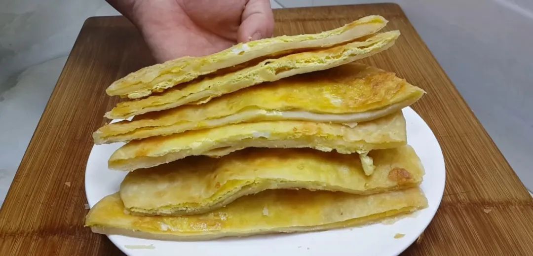 大泡|我家烙饼从来不早起,冰箱里一放,比手抓饼好吃,一次四个不够吃