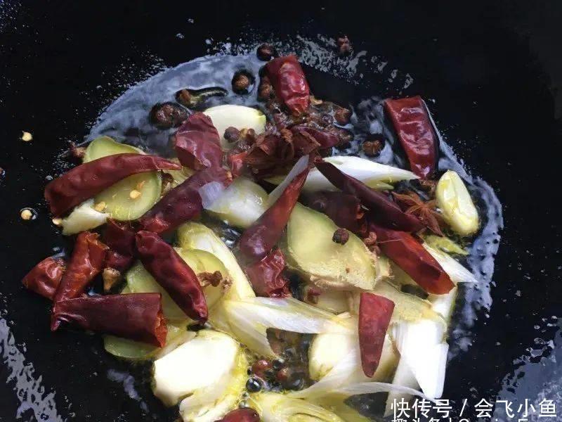 爽滑|家常版大盘鸡,爽滑麻辣香味醇厚,无敌下饭,好吃到汤汁都不剩