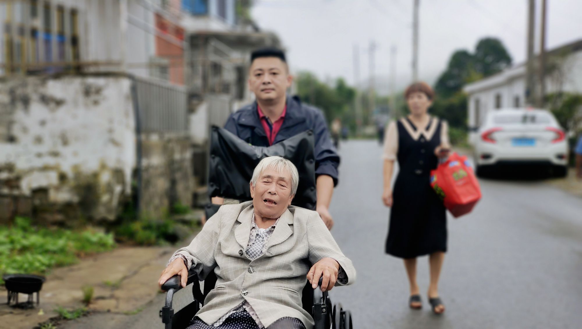 台风|老人不愿去安置点！竟是因上次被照顾得太好！