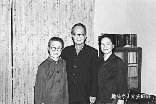 父亲&父亲偷看儿子的情书,看后哈哈大笑将来一定是好儿媳,我喜欢