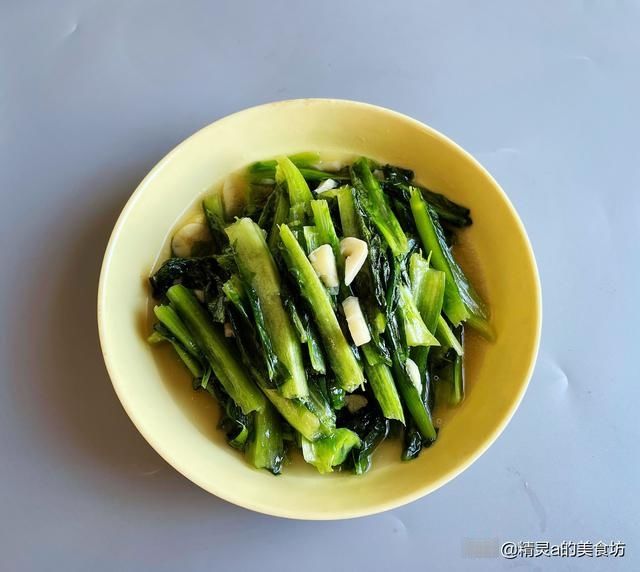 俩闺蜜的午餐：荤素4道菜配水果，花钱不多营养好，网友：眼馋