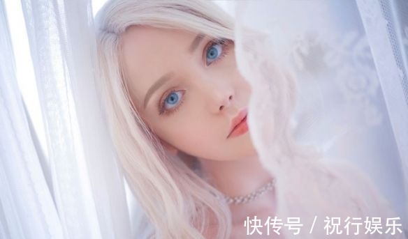 s德妹COS《巫师》时空之女希里:肤白貌美的女术士