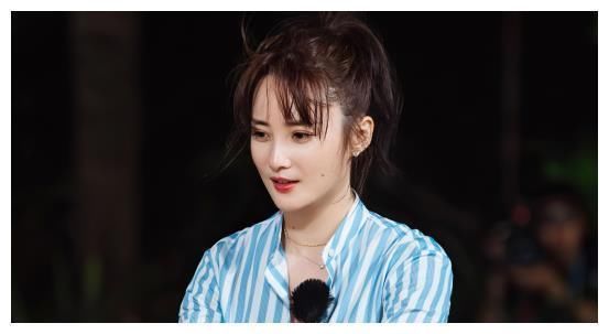 陳建斌真有眼福,蔣勤勤吃飯時(shí)脫妝,真實(shí)顏值看呆現(xiàn)場(chǎng)男嘉賓