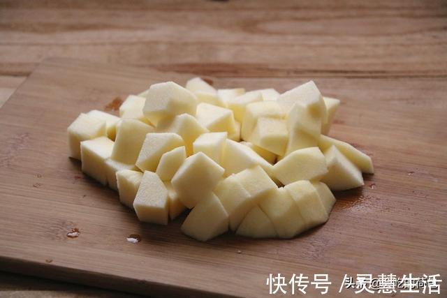 夏季|夏天，在小米粥里加上苹果，我家隔2天就煮，很多人不懂有啥用