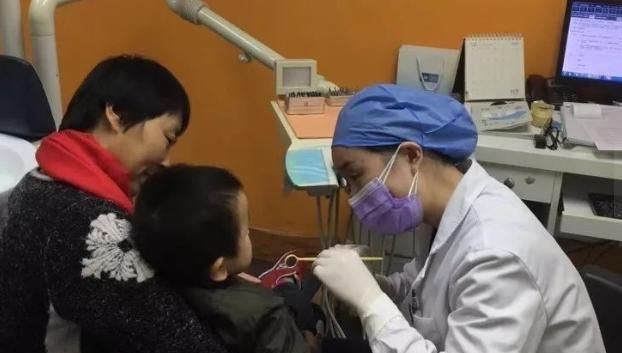 不良习惯|吃的太“好”了医院每天接诊20多个双排牙孩子,家长别再这样喂了