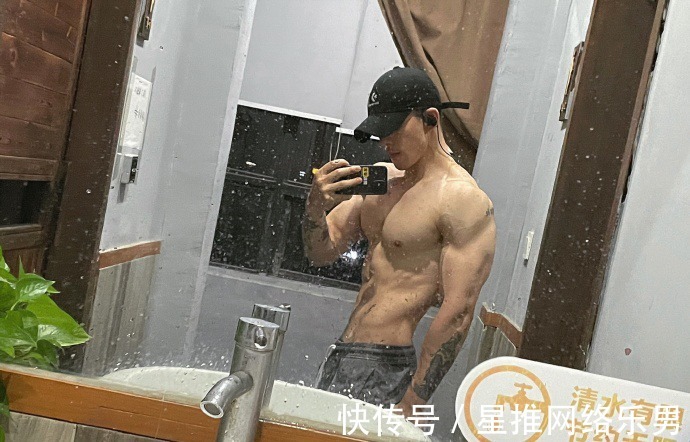 健身房|健身房里披荆斩棘的哥哥，腹代表自律，背代表毅力，胸代表力量！