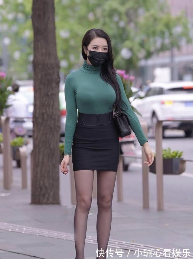 裤腰 一种穿法多面使用,演变出三种不同搭配,“塞裤腰”时髦又显高!