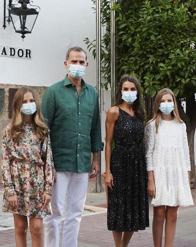 西班牙|西班牙公主罕见扎马尾花裙挖个洞显成熟,确定不是拿王后的穿