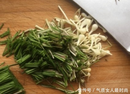 营养|天气冷,韭菜靠边站,鸡蛋和它炒最香,美味营养高,不懂吃可惜了