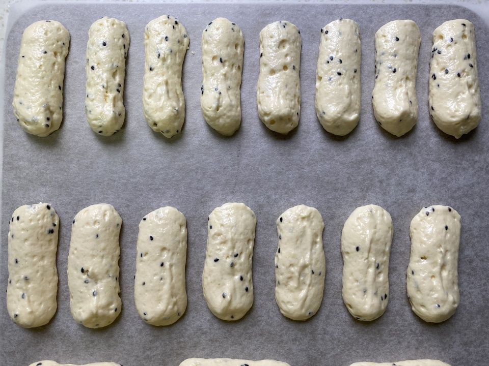 最近孩子迷上了这小饼,不加一滴水不加一滴油,酥脆可口,太香了