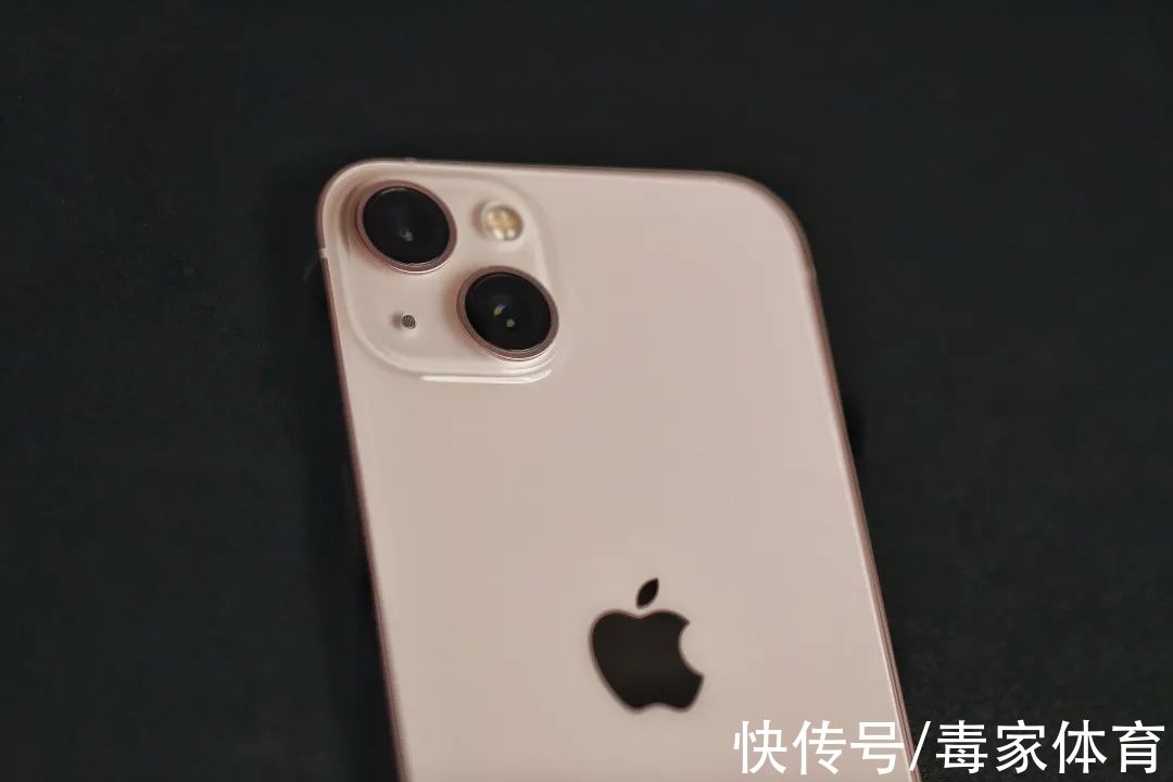 buds|iPhone13「粉色」抢先开箱实测！什么水平？