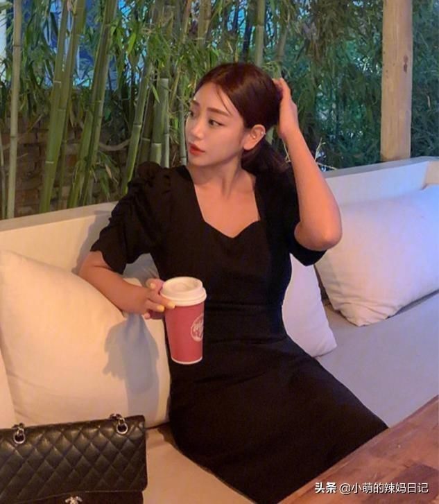 半身裙|夏季裙子就买这三个显白色,高级不说还减龄,照着穿就好