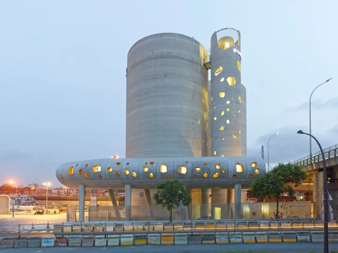 努维尔|有里又有面,千变万化的油罐筒仓