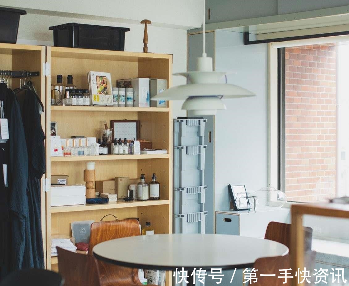 美学|日本女主的治愈系家居，屋内鲜花环绕，物品收纳有序，幸福感很高！