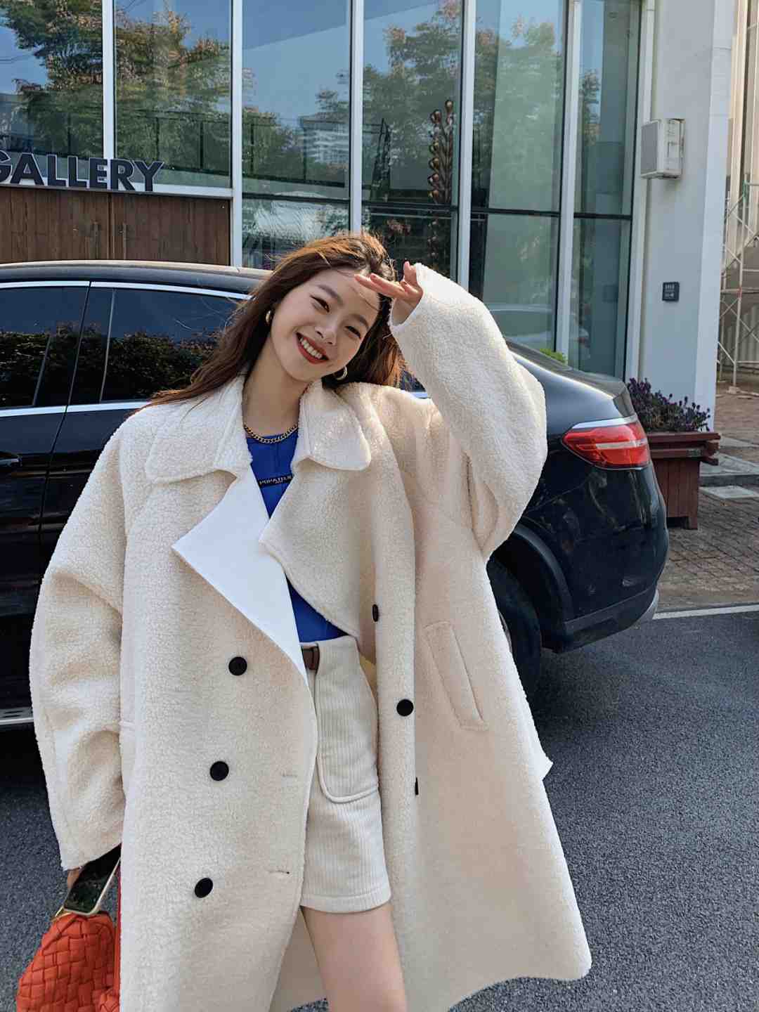 身材 大衣搭不过膝短裙真好看,保暖减龄又能秀身材,时髦精赶快学起来