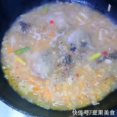 鲤鱼|新手增强自信心的酸白菜滑鱼片！上桌秒光盘