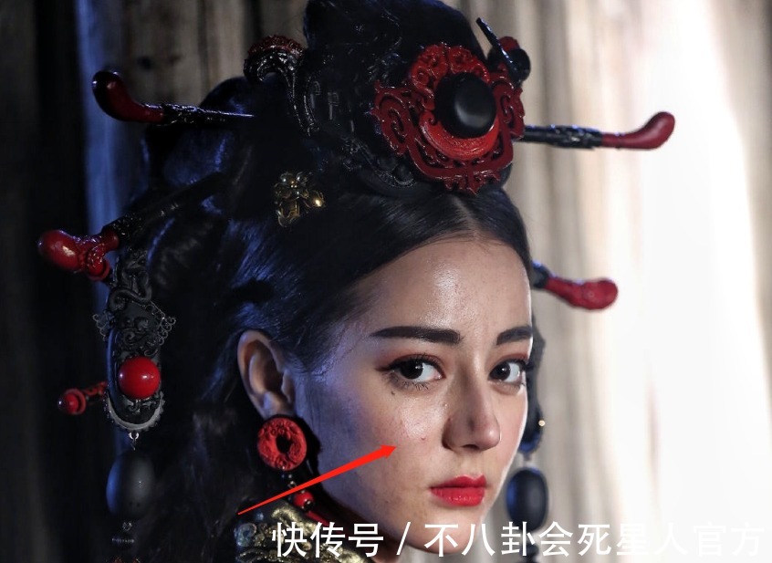 皮肤|斑点皱纹、妆浓浮粉、含胸驼背，看完女星生图，再也不容貌焦虑了