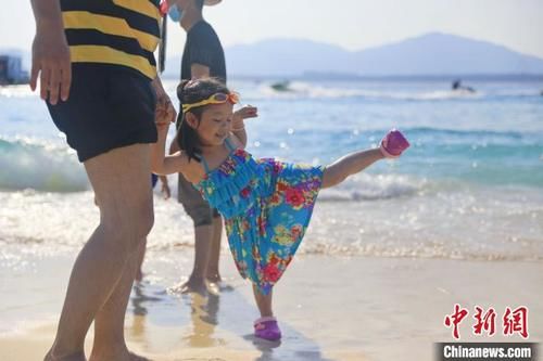 中年|踏浪出行、扬帆玩海 三亚暖冬亲水正当时