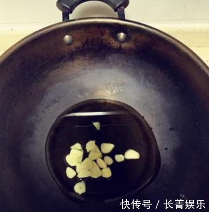 清炒茄子|炒茄子时，先放茄子，还是先放油大厨教你正确做法，清爽不油腻