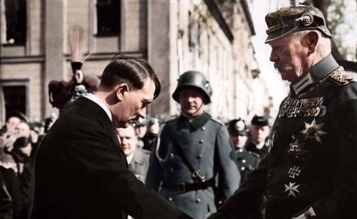 军衔|二战时期,希特勒掌管德国所有军队,为何其军衔只是一个下士?