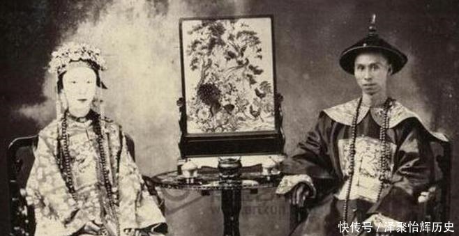 对夫妻|清朝罕见的“夫妻”合照，个个五官僵硬，唯有最后一张倾国倾城！