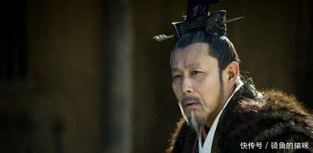 酗酒|皇帝责备宰相整天酗酒，宰相问了他两个问题，皇帝说您随意吧！