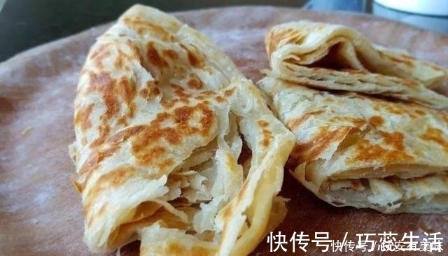 柔软|烙饼时，别再和面了，筷子搅一搅，柔软又好吃，凉了也不硬