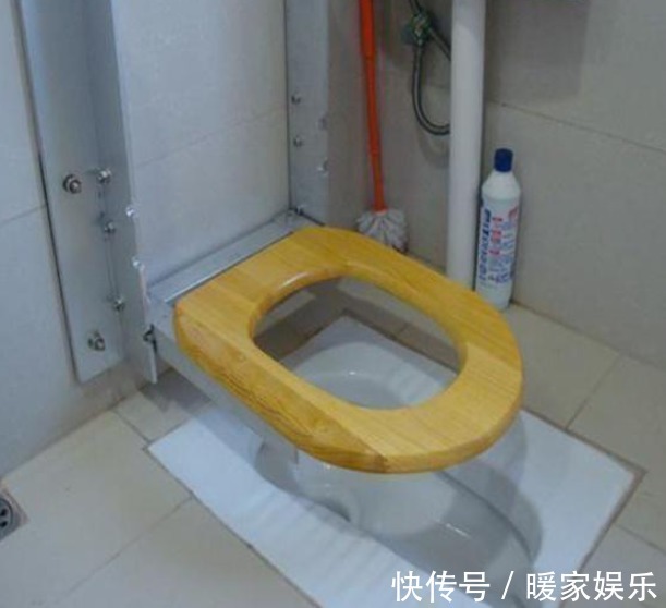 洗手台|再买房,厕所坚决不装马桶,丢掉洗手台,瞧下图装修,实用上档次