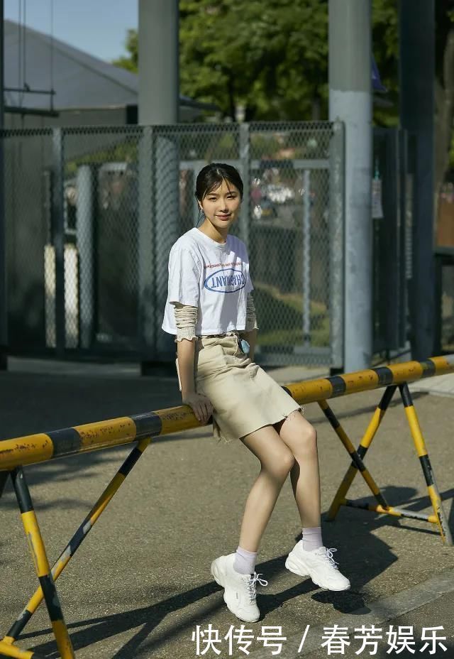 看街拍找灵感韩国女生的“夏日穿搭”好时髦，每套都想照着穿