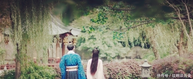 妇人出上联:人欢马叫高歌猛进,农夫对出下联后,她笑而不语!