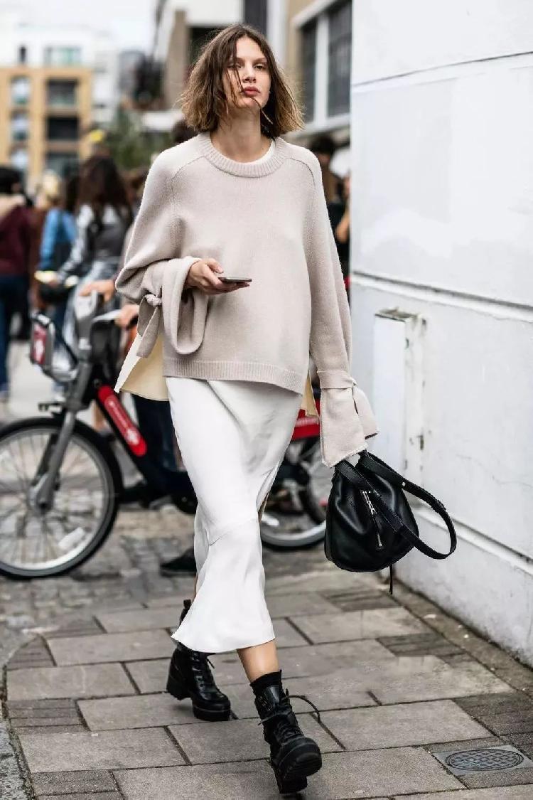 百褶裙|大毛衣+裙子, 才是2020秋冬最时髦的打开方式!