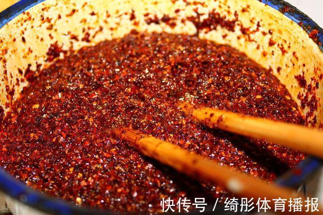 辣椒|怎样做辣椒油更地道？记住“1炕3泼1焖”，油色红亮，辣而不燥