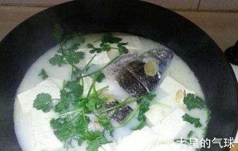 鱼汤|不管炖什么鱼，万万别加“它”！总有人错放，难怪鱼汤不白还很腥