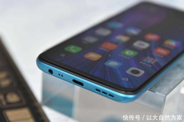 性价比|超长续航手机推荐:这2款是目前性价比最高的“长辈机”选择