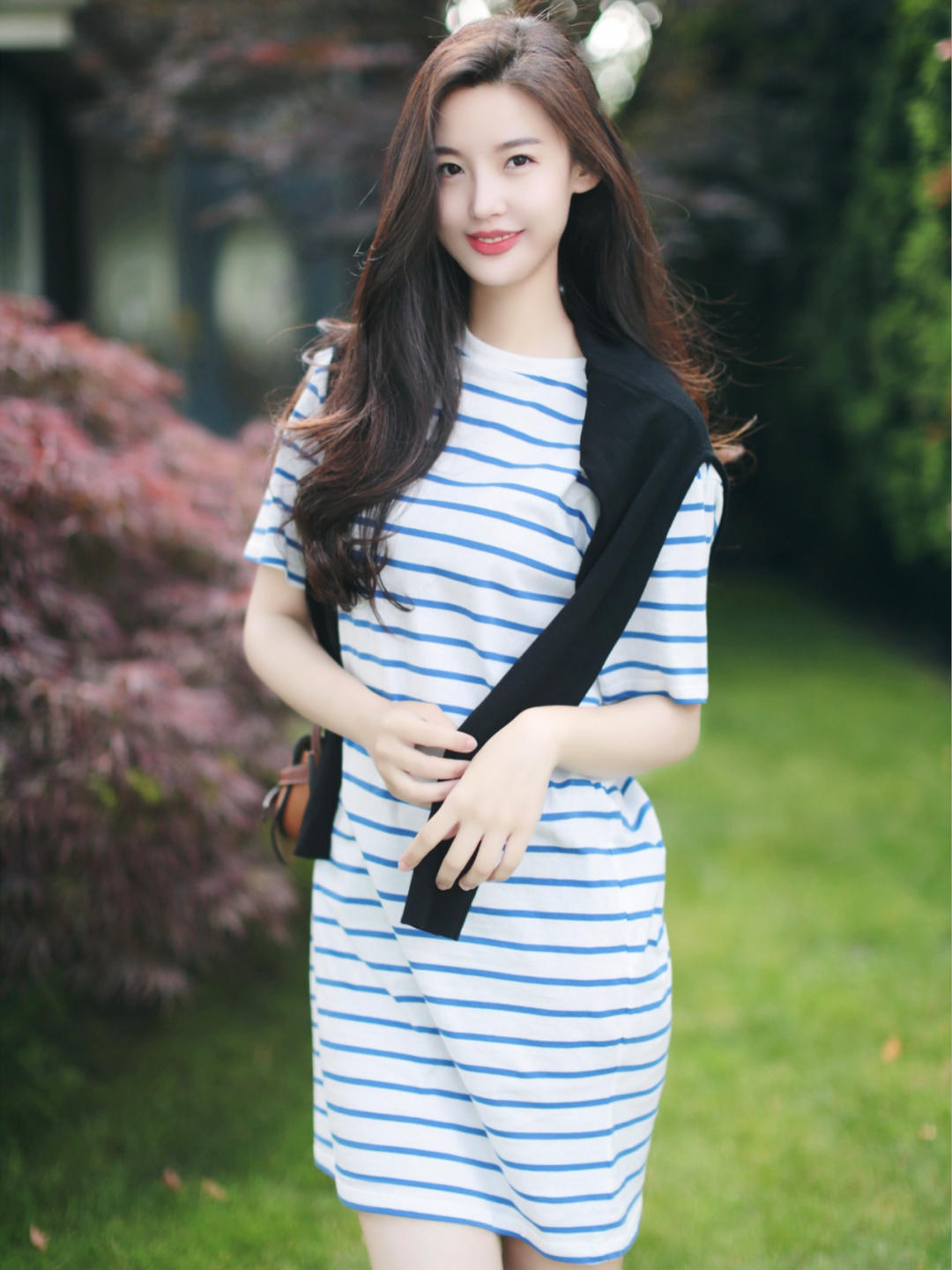 小个子|奔三奔四的女性怎么穿?“繁简结合”更时尚,太适合小个子了