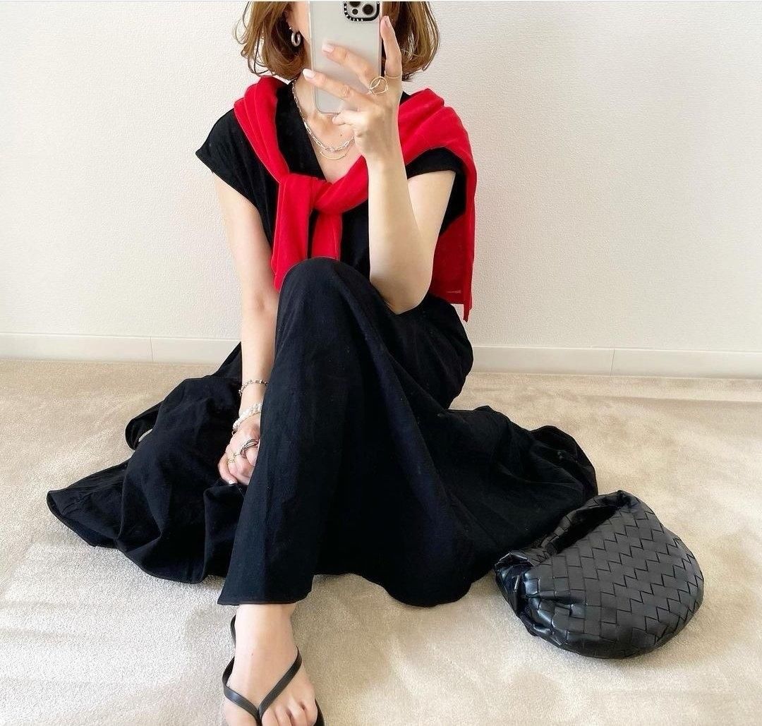 毛衣|夏日叠穿朝谁看齐？除了这位博主姐姐，其他人的穿法都不接地气