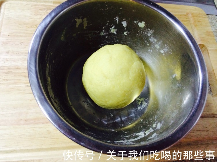 蒸窝窝头只用玉米面就行吗？学会这做法，出锅松软香甜，不干不噎