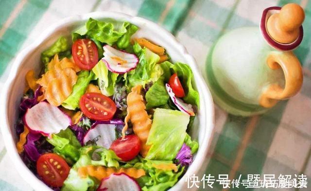 味道|年龄越大,老人味越重?上了45岁后,做好四点,臭味慢慢消失