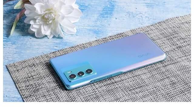 r5|续航出色！5000mAh 电池加持，vivo T1让人畅玩无忧