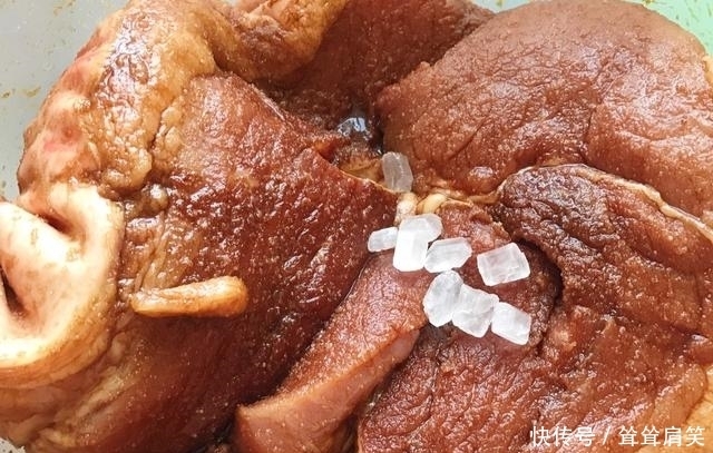 腊肉|腌腊肉时,一斤肉放多少盐合适?教你秘制做法,腊肉晒好醇厚甘香