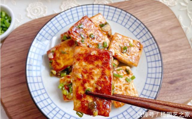 碎块|煎豆腐,不要直接下锅煎,多加1步,就算嫩豆腐也不碎块,不粘锅