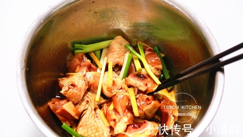 木耳|鸡肉和它们一起蒸，又鲜又嫩，不用闻油烟，简单好做，很适合夏天