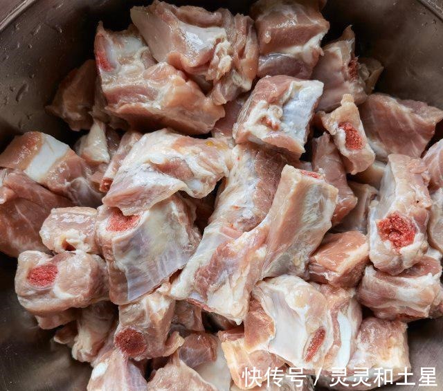 美食天下|十三香麻辣排骨，麻辣入味儿，好吃下饭！