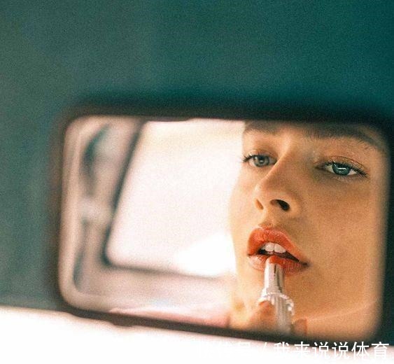 润唇膏|总有一些很微小的细节,比外形更能决定我们的气质!