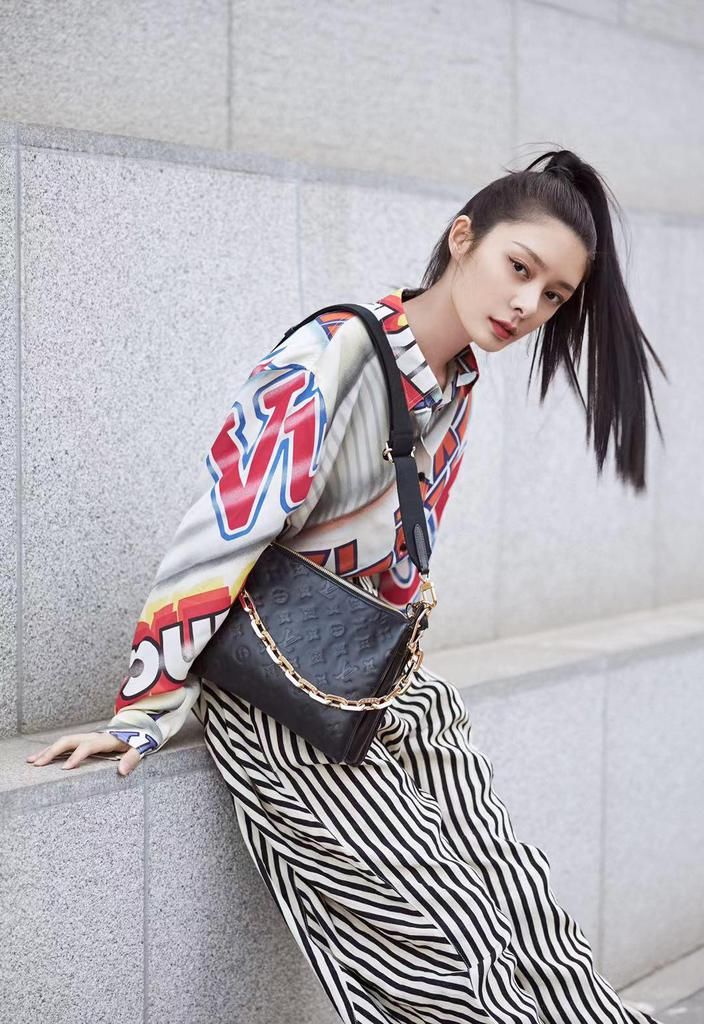 女生穿搭可以学傅菁look，可盐可甜