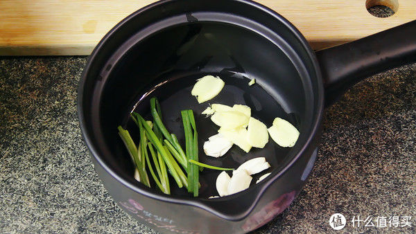 家常|鸡肉的家常做法，一滴油都不要，做法简单味道香，特过瘾