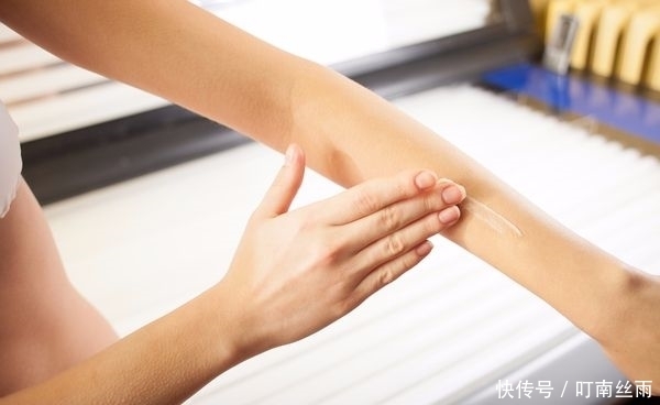 水疱|烫伤后,抹牙膏管用吗?水疱能不能戳破?这些生活小常识了解一下